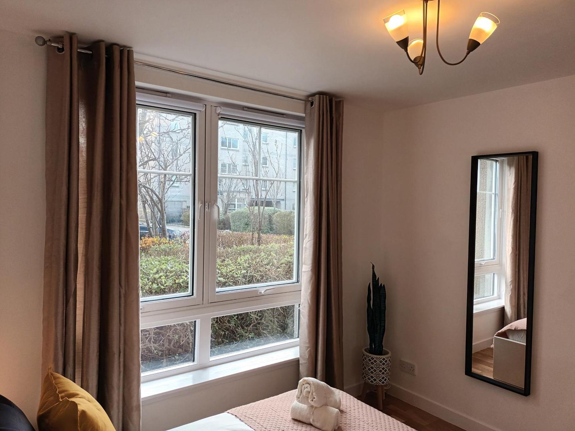 Spacious Elegant 2-Br Apartment In Aberdeen City Centre Eksteriør billede