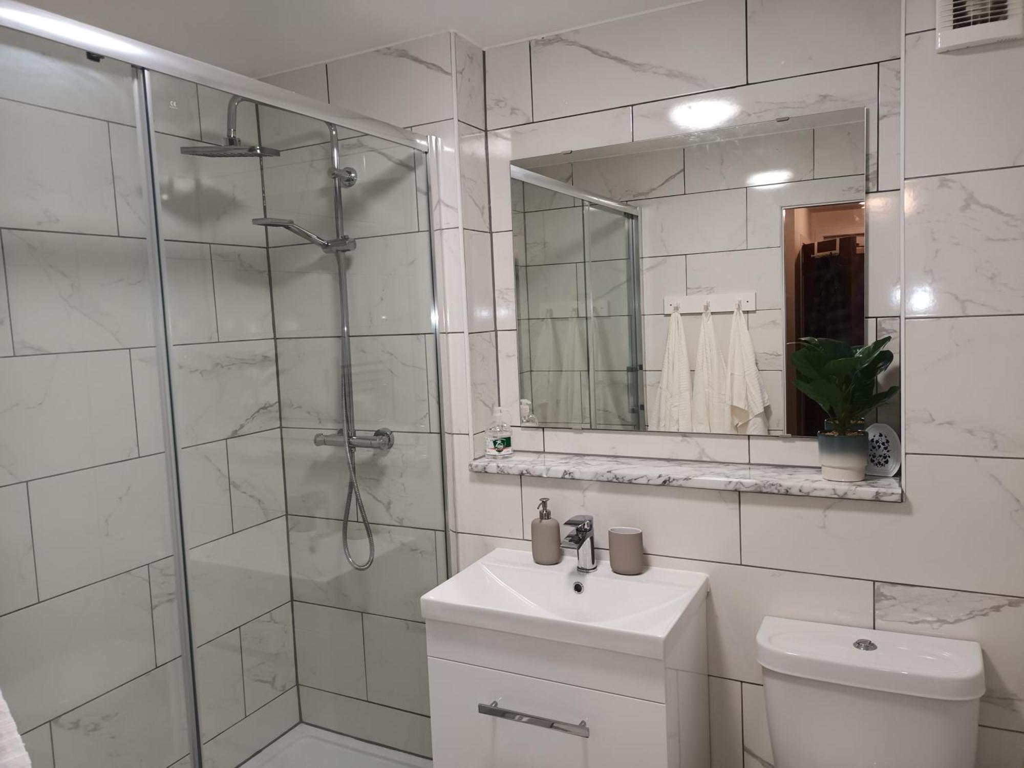 Spacious Elegant 2-Br Apartment In Aberdeen City Centre Eksteriør billede