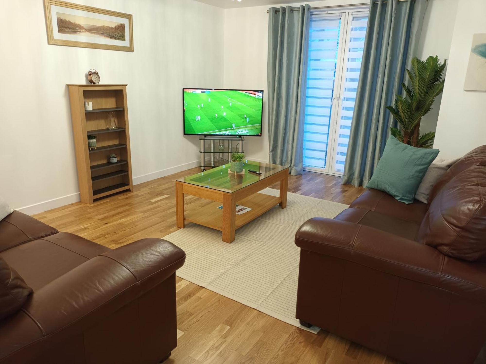 Spacious Elegant 2-Br Apartment In Aberdeen City Centre Eksteriør billede