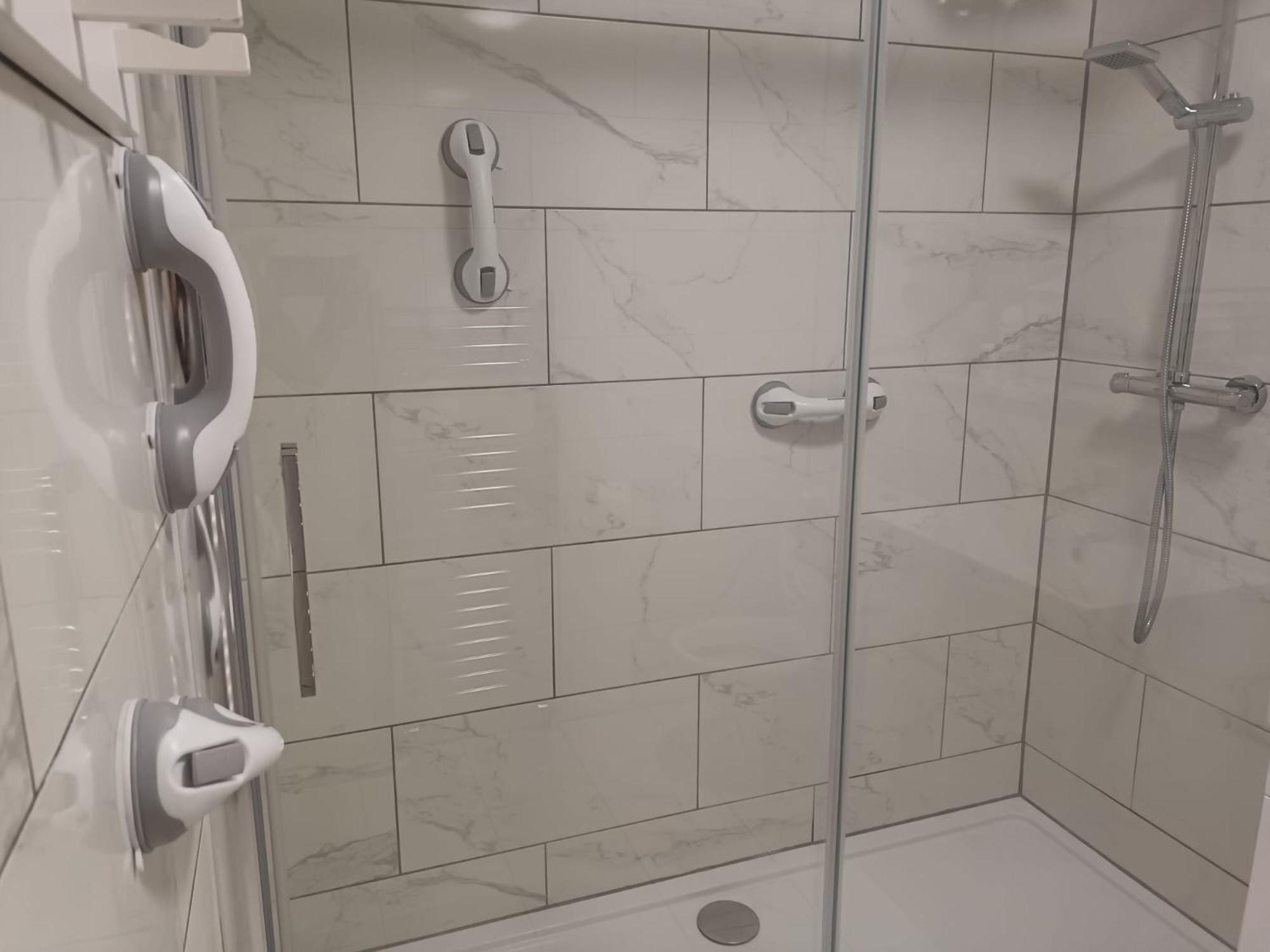 Spacious Elegant 2-Br Apartment In Aberdeen City Centre Eksteriør billede