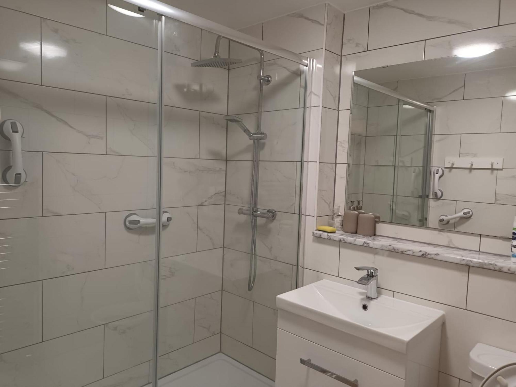 Spacious Elegant 2-Br Apartment In Aberdeen City Centre Eksteriør billede